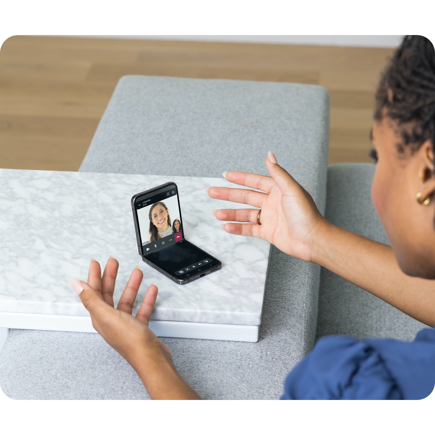Hands-free videoconferencing (Flex Mode)